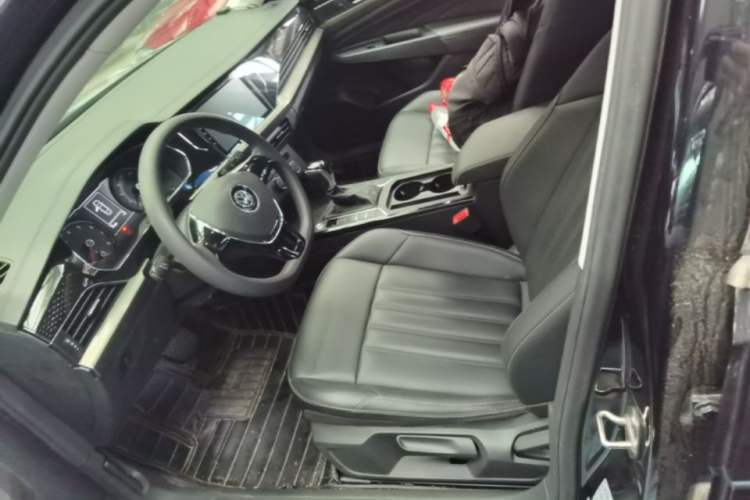 Used Volkswagen Passat 2019 280TSI Business Edition China VI Left Front Seat