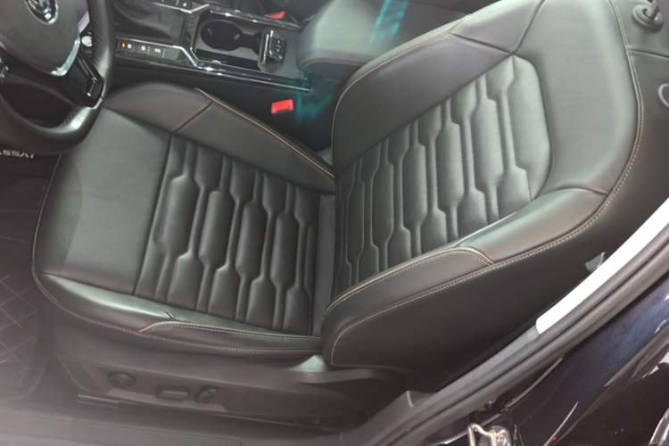 Used Volkswagen Passat 2019 330TSI Elite Edition China V Standard Left Front Seat