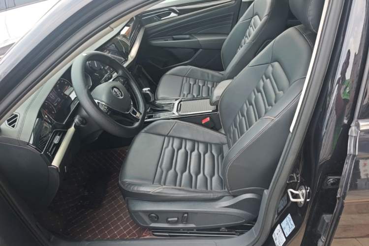 Used Volkswagen Passat 2019 330TSI Elite Edition China VI Left Front Seat