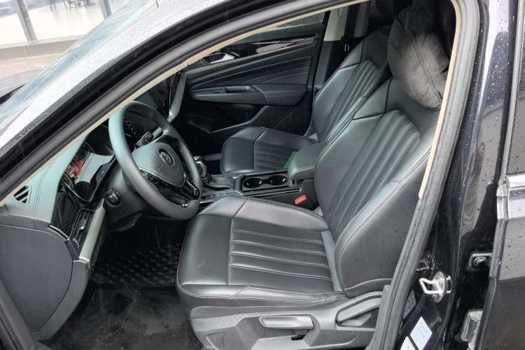 Used Volkswagen Passat 2019 280TSI Business Edition China VI Left Front Seat