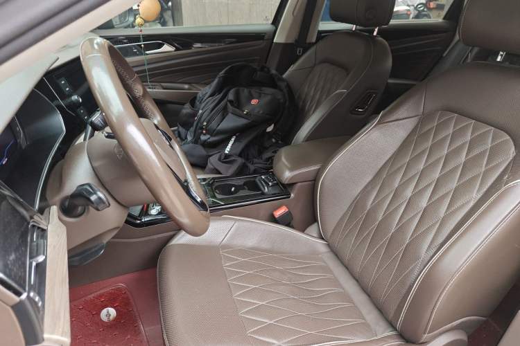 Used Volkswagen Passat 2019 330TSI Luxury Edition China VI Standard Left Front Seat