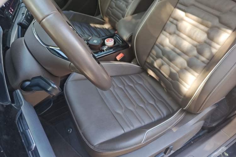 Used Volkswagen Passat 2019 330TSI Elite Edition China VI Left Front Seat