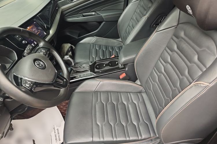 Used Volkswagen Passat 2019 330TSI Elite Edition China VI Left Front Seat