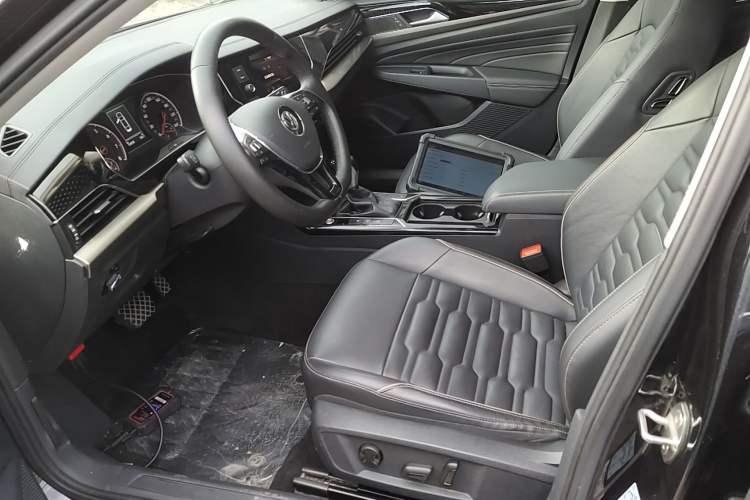 Used Volkswagen Passat 2019 330TSI Elite Edition China VI Left Front Seat