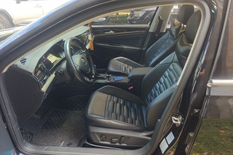 Used Volkswagen Passat 2019 330TSI Elite Edition China VI Left Front Seat
