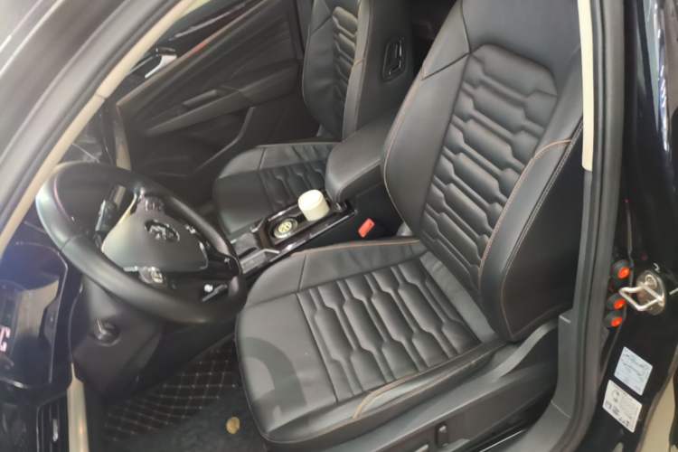 Used Volkswagen Passat 2019 330TSI Elite Edition China VI Left Front Seat