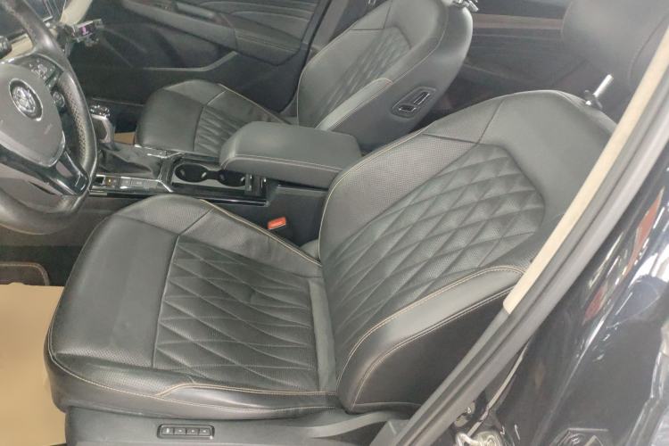 Used Volkswagen Passat 2019 330TSI Luxury Edition China VI Standard Left Front Seat