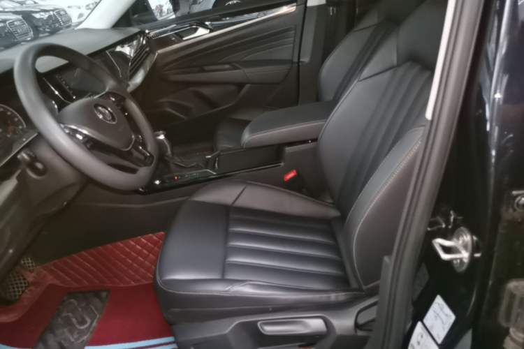Used Volkswagen Passat 2019 280TSI Business Edition China VI Left Front Seat