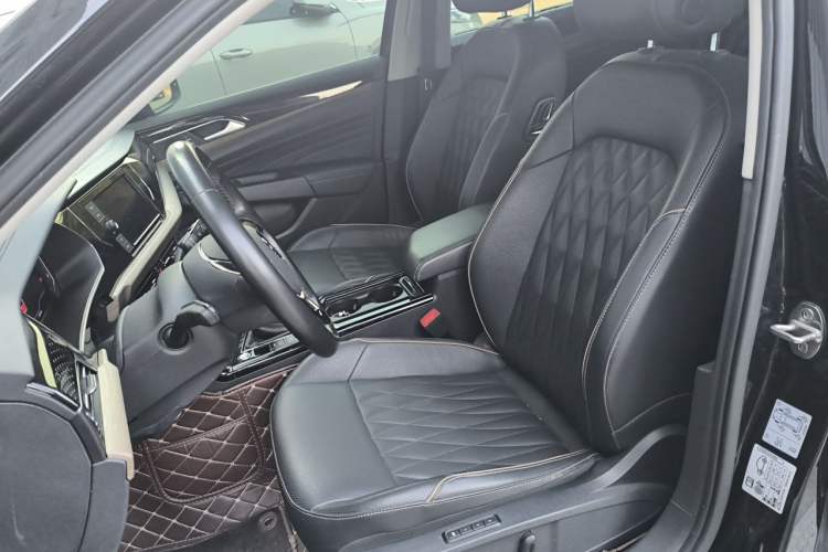 Used Volkswagen Passat 2019 330TSI Luxury Edition China VI Standard Left Front Seat