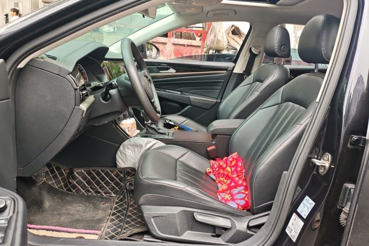 Used Volkswagen Passat 2019 280TSI Business Edition China VI Left Front Seat