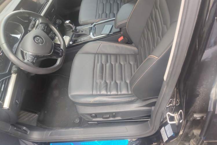 Used Volkswagen Passat 2019 330TSI Elite Edition China VI Left Front Seat