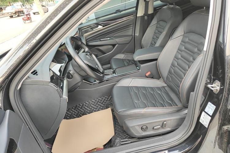 Used Volkswagen Passat 2019 330TSI Elite Edition China VI Left Front Seat