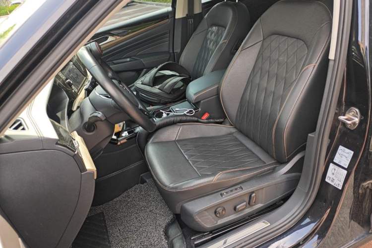 Used Volkswagen Passat 2019 380TSI Luxury Edition China VI Standard Left Front Seat