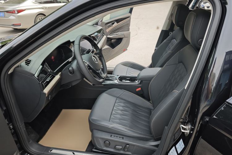 Used Volkswagen Passat 2019 330TSI Luxury Edition China VI Standard Left Front Seat