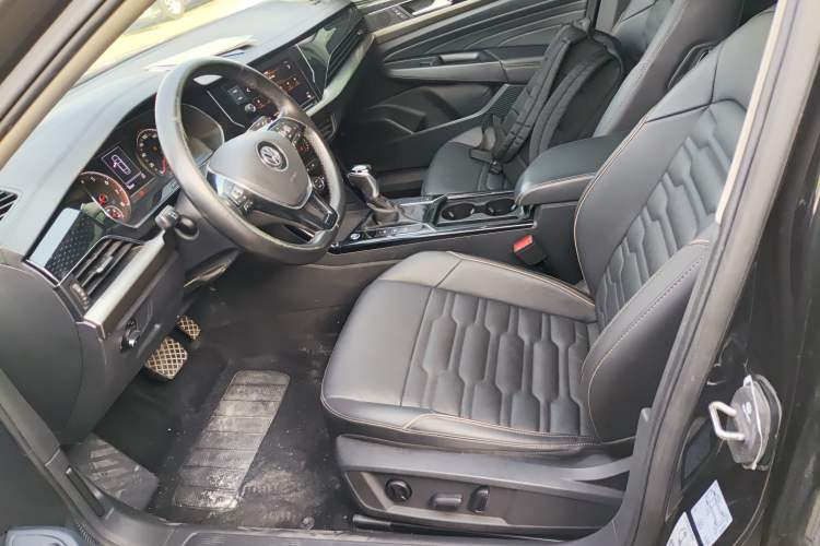 Used Volkswagen Passat 2019 330TSI Elite Edition China VI Left Front Seat