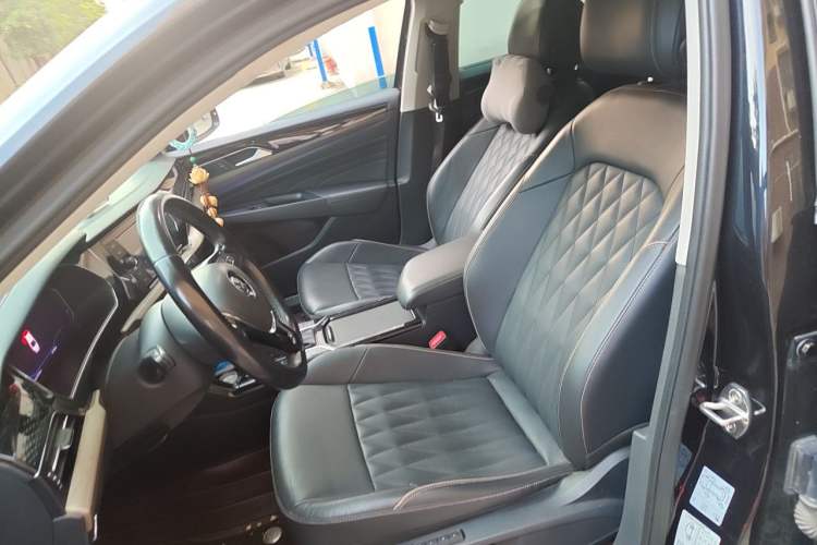 Used Volkswagen Passat 2019 330TSI Luxury Edition China VI Standard Left Front Seat