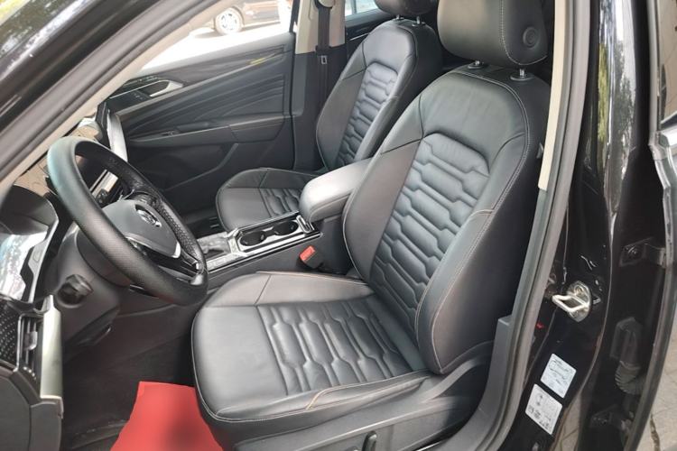 Used Volkswagen Passat 2019 330TSI Elite Edition China VI Left Front Seat