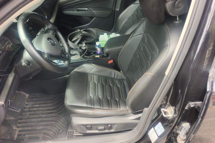 Used Volkswagen Passat 2019 280TSI Elite Edition China VI Standard Left Front Seat