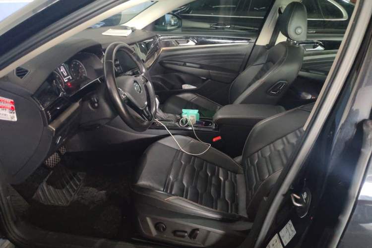 Used Volkswagen Passat 2019 330TSI Elite Edition China VI Left Front Seat