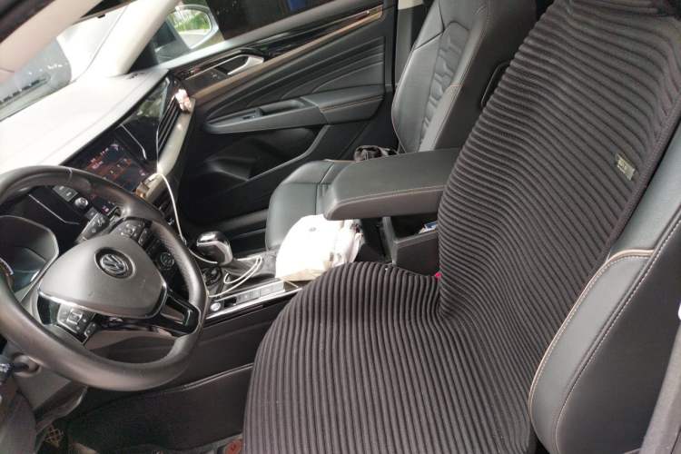Used Volkswagen Passat 2019 330TSI Elite Edition China VI Left Front Seat