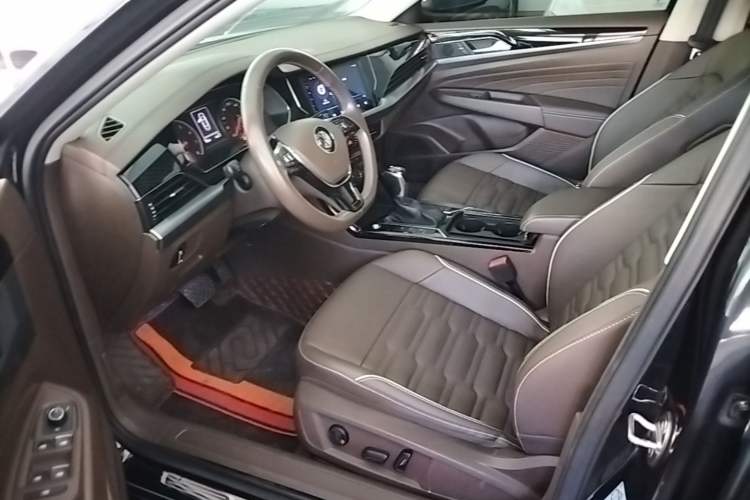 Used Volkswagen Passat 2019 330TSI Elite Edition China VI Left Front Seat