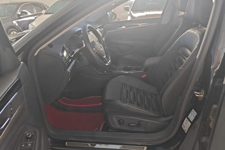 Used Volkswagen Passat 2019 330TSI Elite Edition China VI Left Front Seat