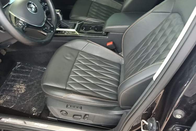 Used Volkswagen Passat 2019 330TSI Luxury Edition China VI Standard Left Front Seat