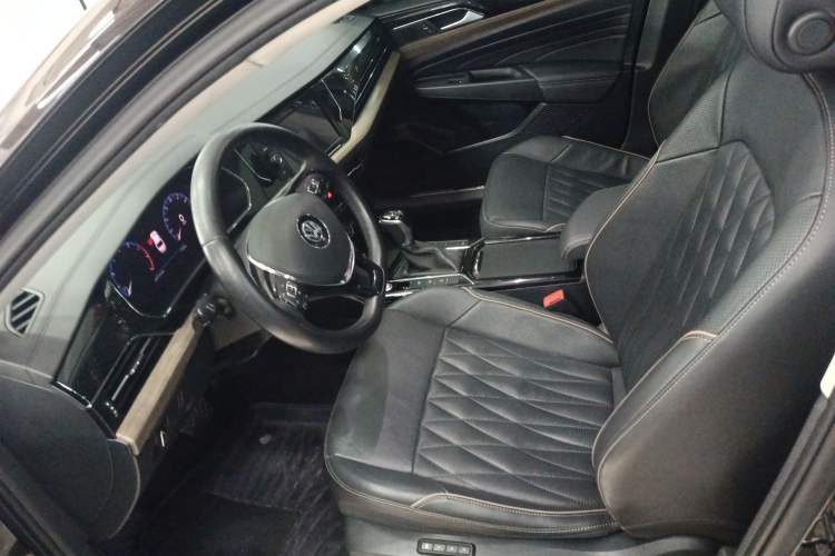 Used Volkswagen Passat 2019 330TSI Luxury Edition China VI Standard Left Front Seat