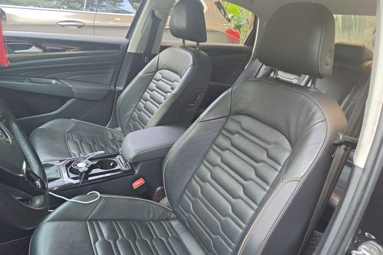 Used Volkswagen Passat 2019 330TSI Elite Edition China VI Left Front Seat