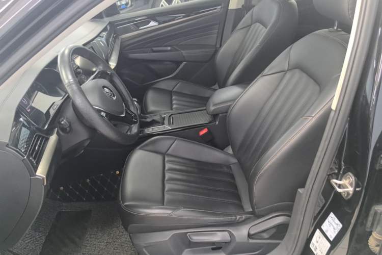 Used Volkswagen Passat 2019 280TSI Business Edition China VI Left Front Seat