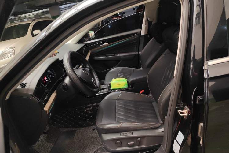 Used Volkswagen Passat 2019 330TSI Luxury Edition China VI Standard Left Front Seat
