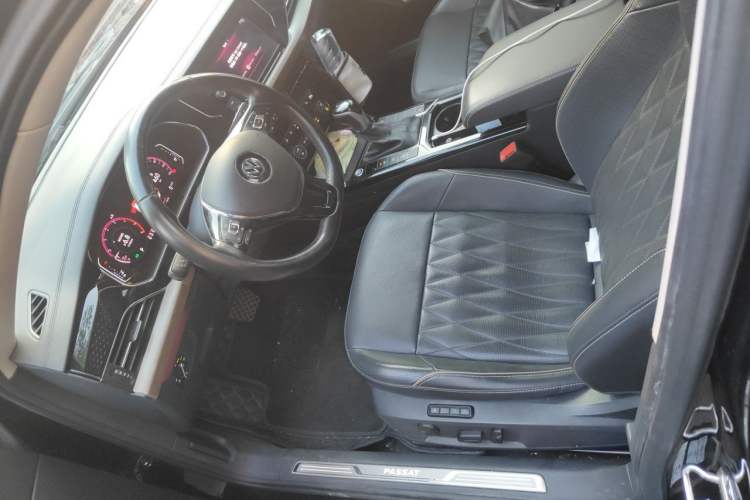 Used Volkswagen Passat 2019 330TSI Luxury Edition China VI Standard Left Front Seat
