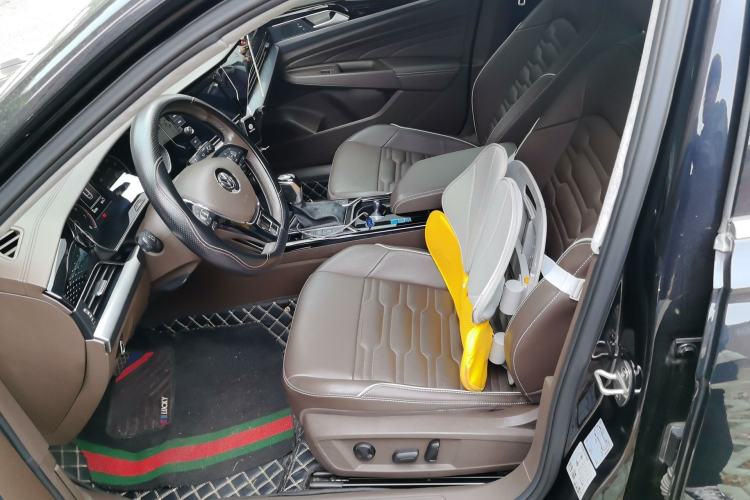 Used Volkswagen Passat 2019 330TSI Elite Edition China VI Left Front Seat