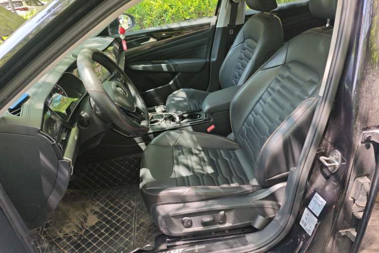 Used Volkswagen Passat 2019 330TSI Elite Edition China VI Left Front Seat