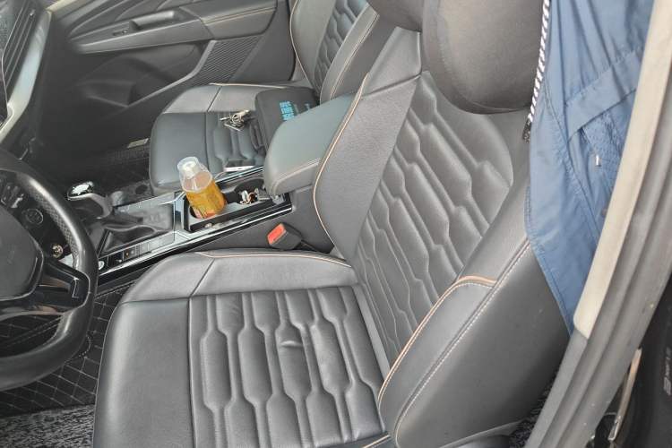 Used Volkswagen Passat 2019 330TSI Elite Edition China VI Left Front Seat
