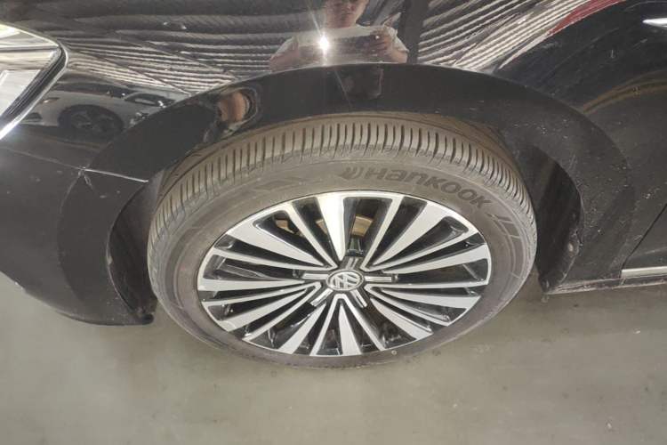 Used Volkswagen Passat 2019 330TSI Luxury Edition China VI Standard Left Front Wheel Hub