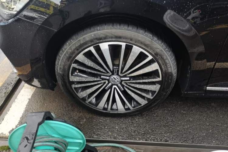 Used Volkswagen Passat 2019 330TSI Prestige Edition China VI Standard Left Front Wheel Hub