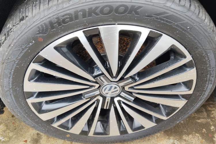 Used Volkswagen Passat 2019 330TSI Luxury Edition China V Standard Left Front Wheel Hub
