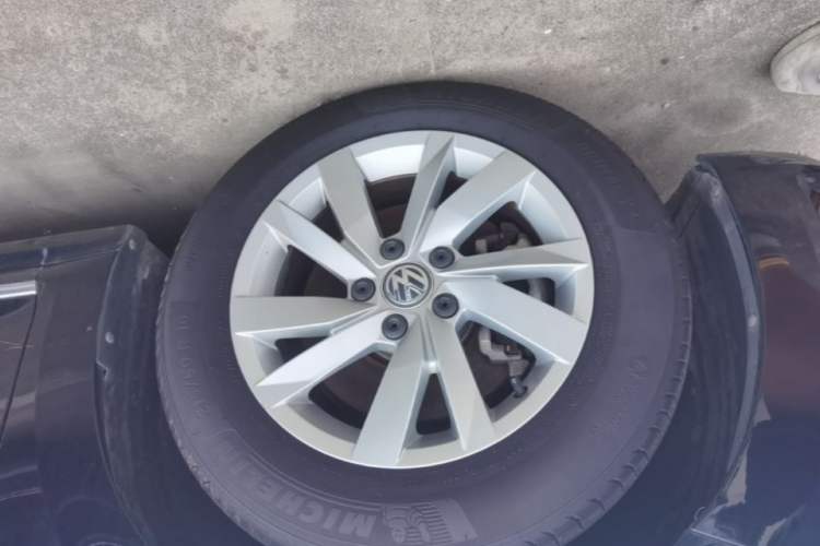 Used Volkswagen Passat 2019 280TSI Business Edition China VI Left Front Wheel Hub
