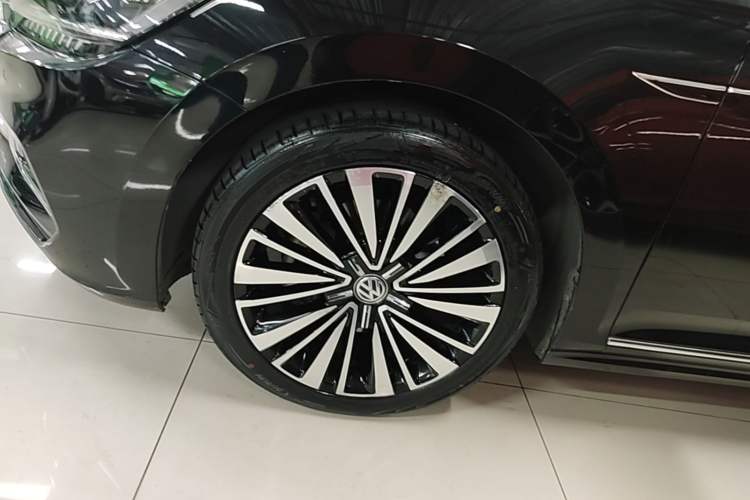 Used Volkswagen Passat 2019 330TSI Prestige Edition China VI Standard Left Front Wheel Hub