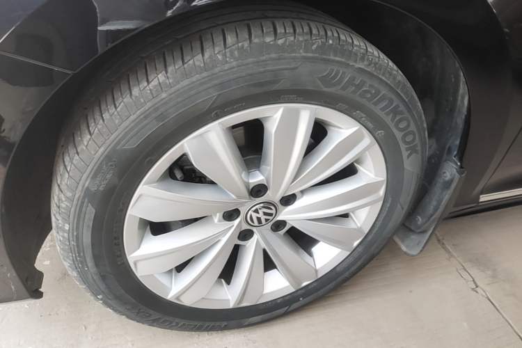 Used Volkswagen Passat 2019 330TSI Elite Edition China VI Left Front Wheel Hub