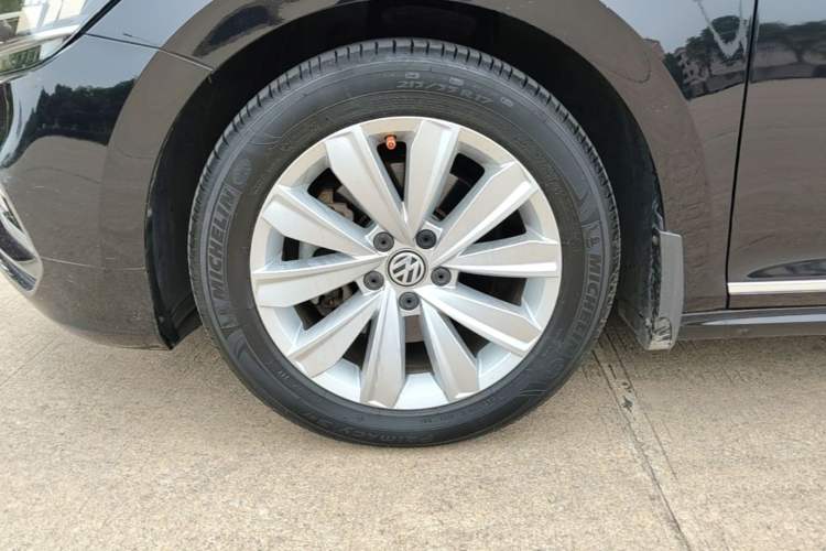 Used Volkswagen Passat 2019 330TSI Elite Edition China VI Left Front Wheel Hub
