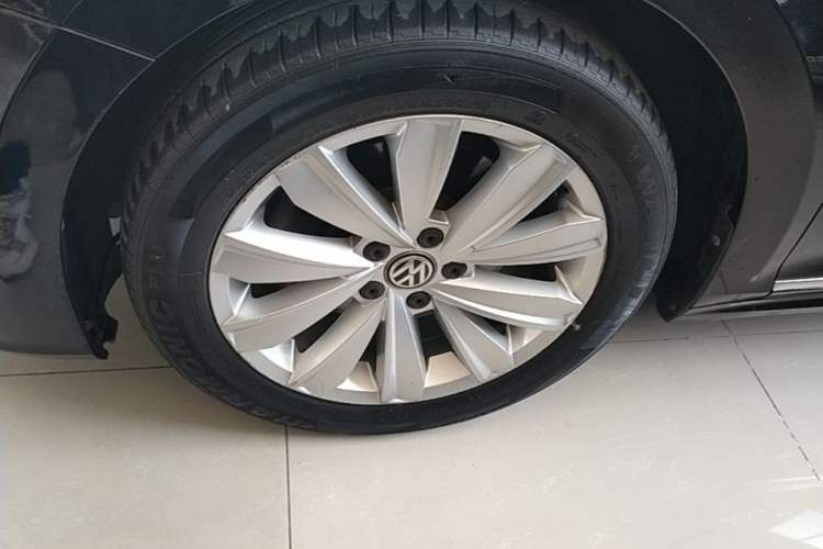 Used Volkswagen Passat 2019 330TSI Elite Edition China VI Left Front Wheel Hub