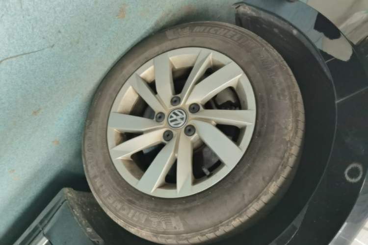 Used Volkswagen Passat 2019 280TSI Business Edition China VI Left Front Wheel Hub