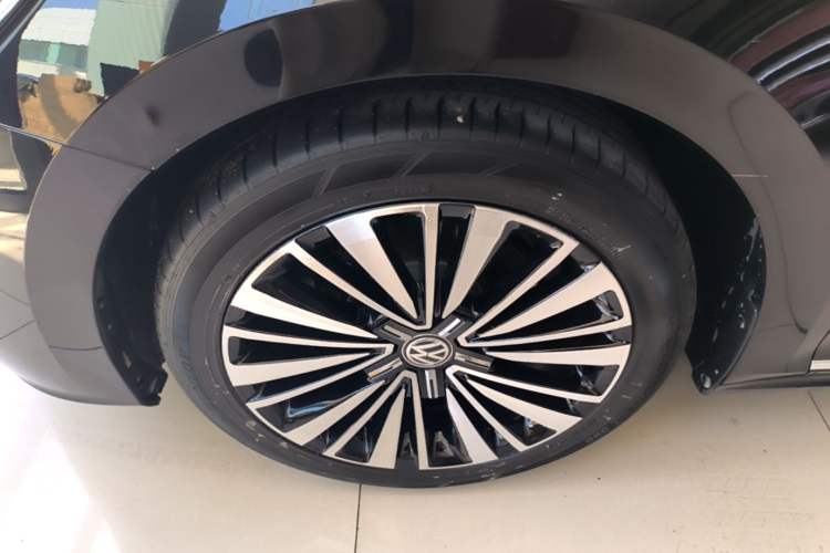 Used Volkswagen Passat 2019 330TSI Luxury Edition China VI Standard Left Front Wheel Hub