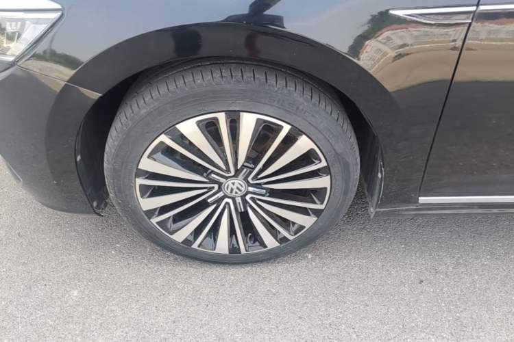 Used Volkswagen Passat 2019 330TSI Luxury Edition China VI Standard Left Front Wheel Hub