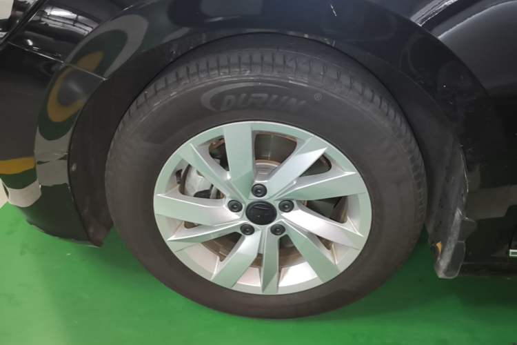 Used Volkswagen Passat 2019 280TSI Business Edition China VI Left Front Wheel Hub