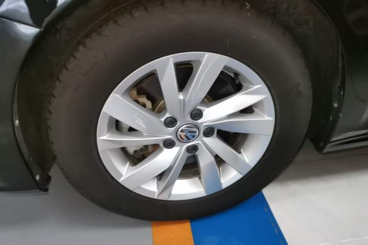 Used Volkswagen Passat 2019 280TSI Business Edition China VI Left Front Wheel Hub