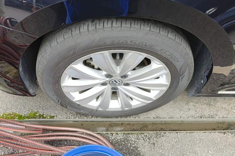 Used Volkswagen Passat 2019 330TSI Elite Edition China V Standard Left Front Wheel Hub