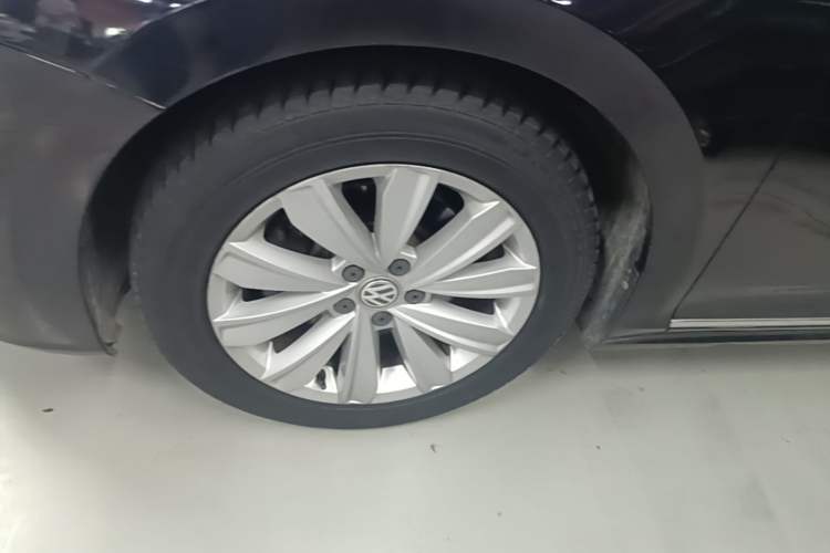 Used Volkswagen Passat 2019 330TSI Elite Edition China VI Left Front Wheel Hub